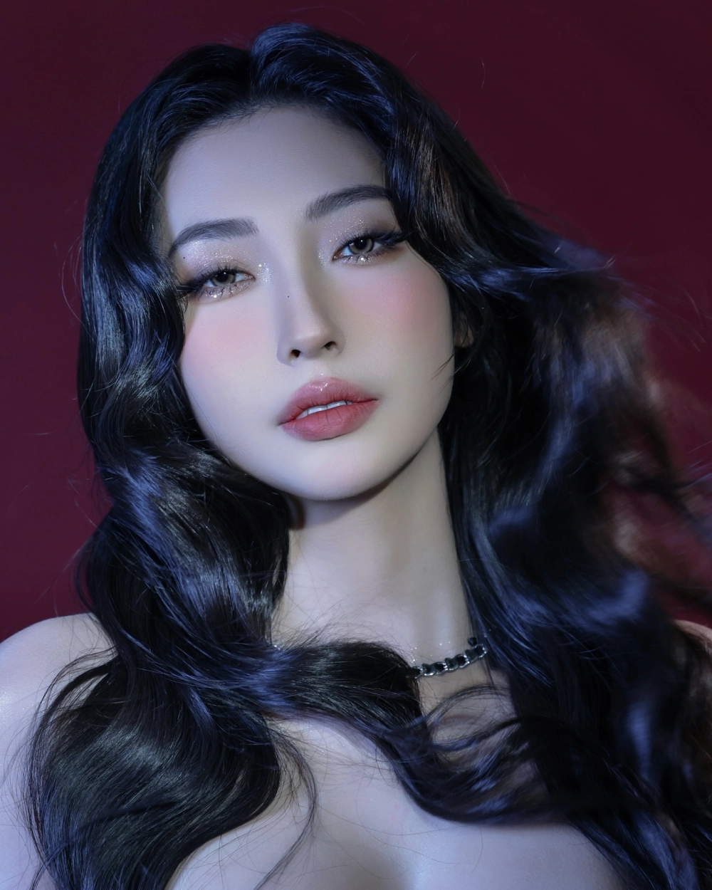 Cô gái quyến rũ khoe vóc dáng và outfit gợi cảm trên mạng