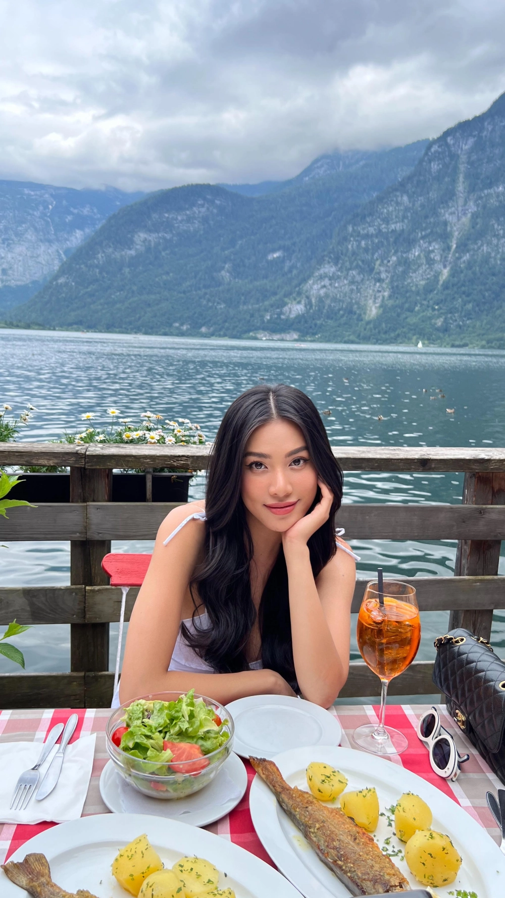 Người mẫu Kim Duyên catwalk tự tin Miss Universe 2021 