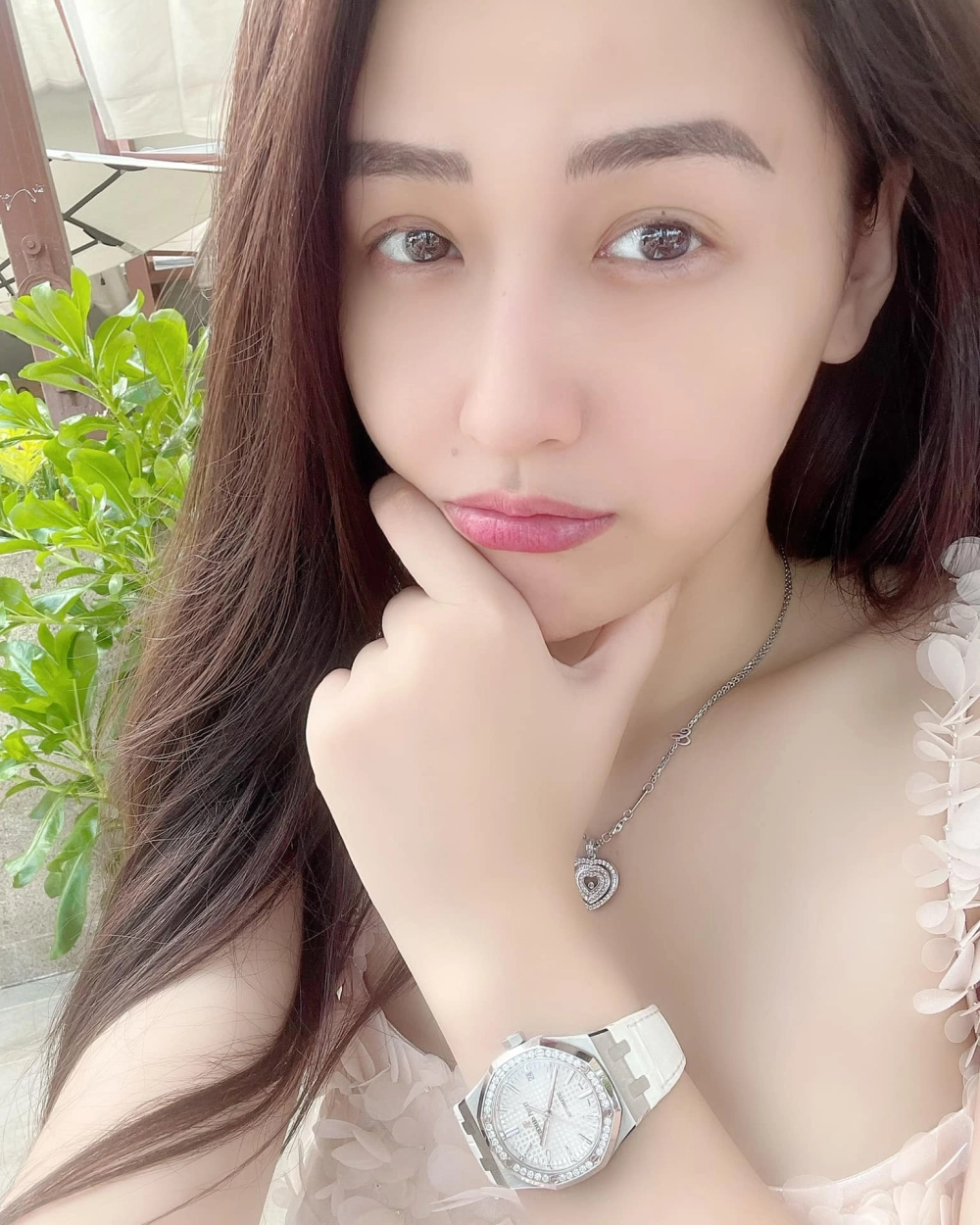 Mai Phương Thúy catwalk áo dài 1000m gắn 2000 viên kim cương 2010 