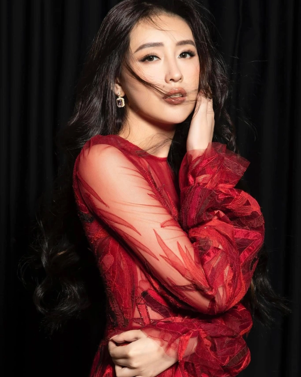 Mai Phương Thúy lộ khoảnh khắc cãi cọ người đi đường trong clip 2009 