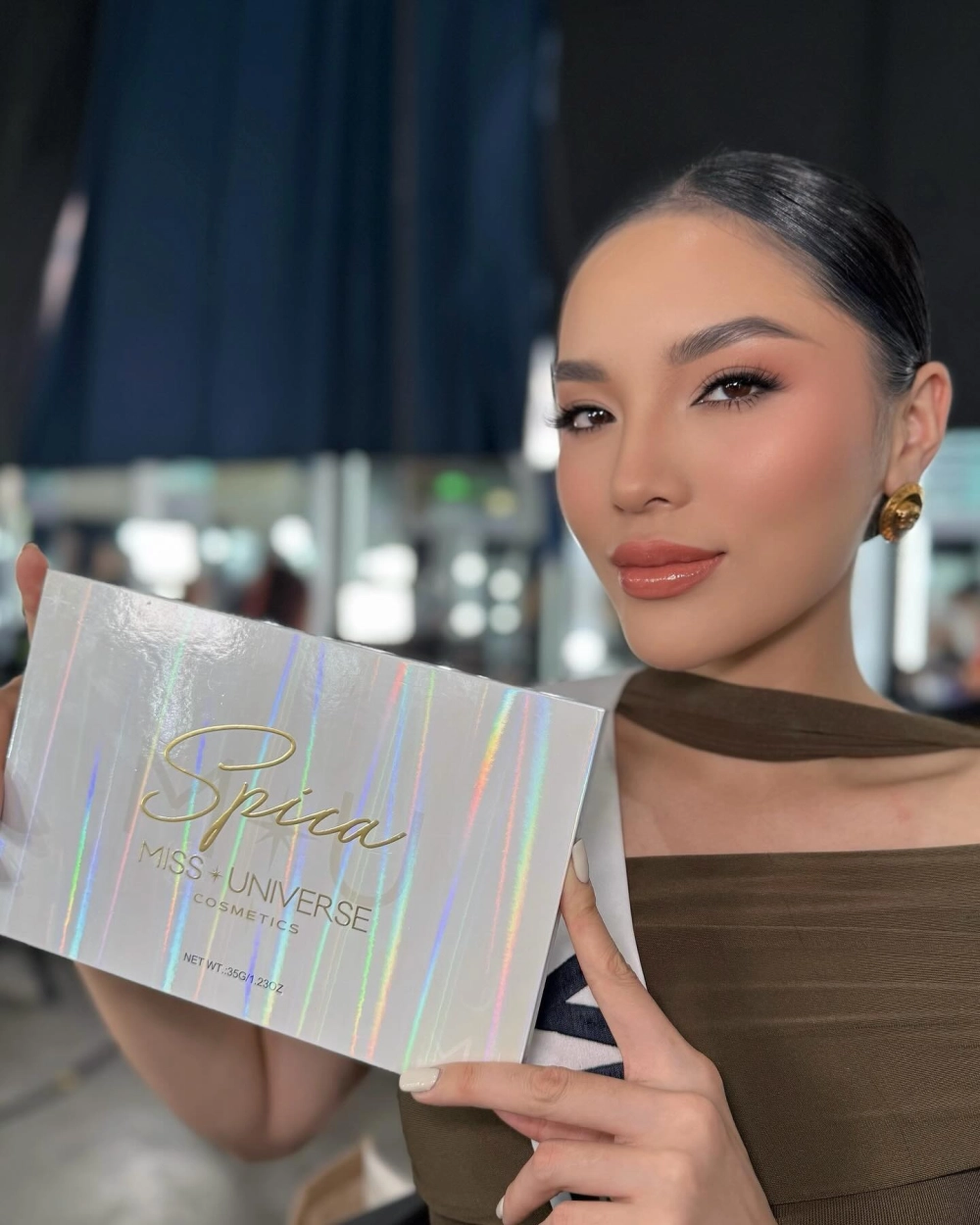 Vẻ quyến rũ của hoa hạu Kỳ Duyên trong những shoot hình bikini