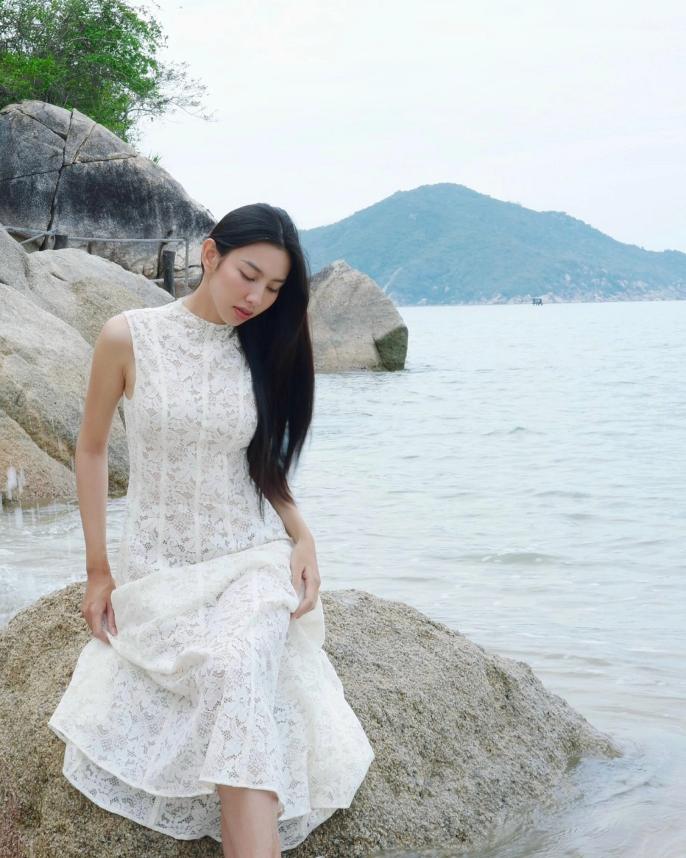 Hoa Hậu Hòa Bình 2021 Nguyễn Thúc Thùy Tiên Việt Nam đầu tiên 