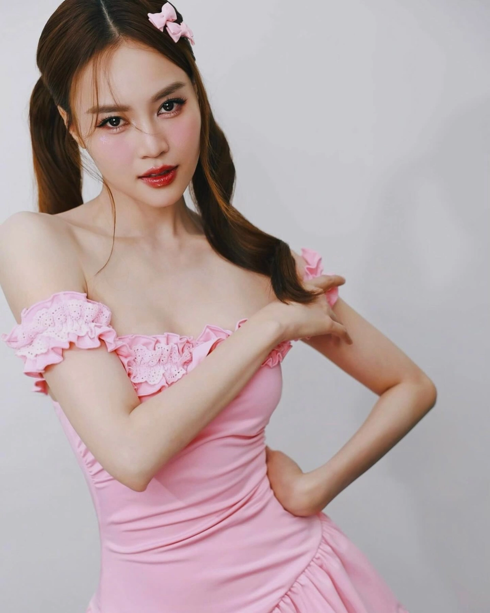 Nụ cười rạng rỡ Lan Ngọc làm say lòng fan màn ảnh