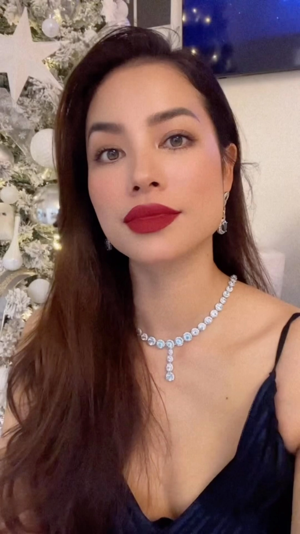 Phong cách thời trang ấn tượng của Pham Huong