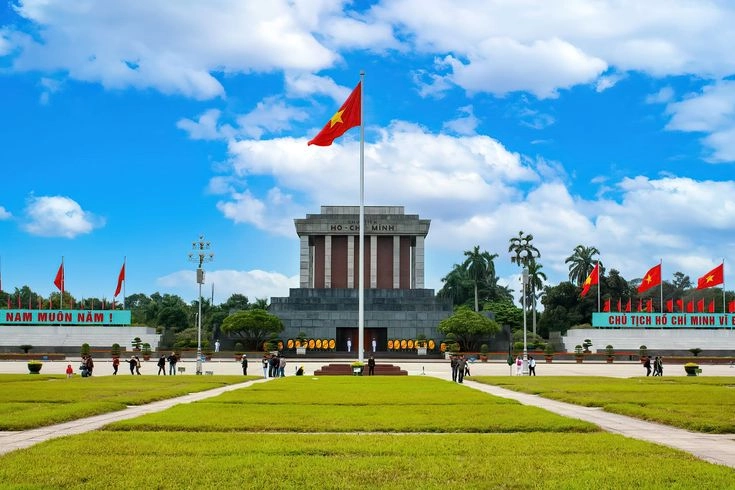 Với Đảng, mùa xuân tỏa sáng trong bài thơ về tổ quốc Việt Nam