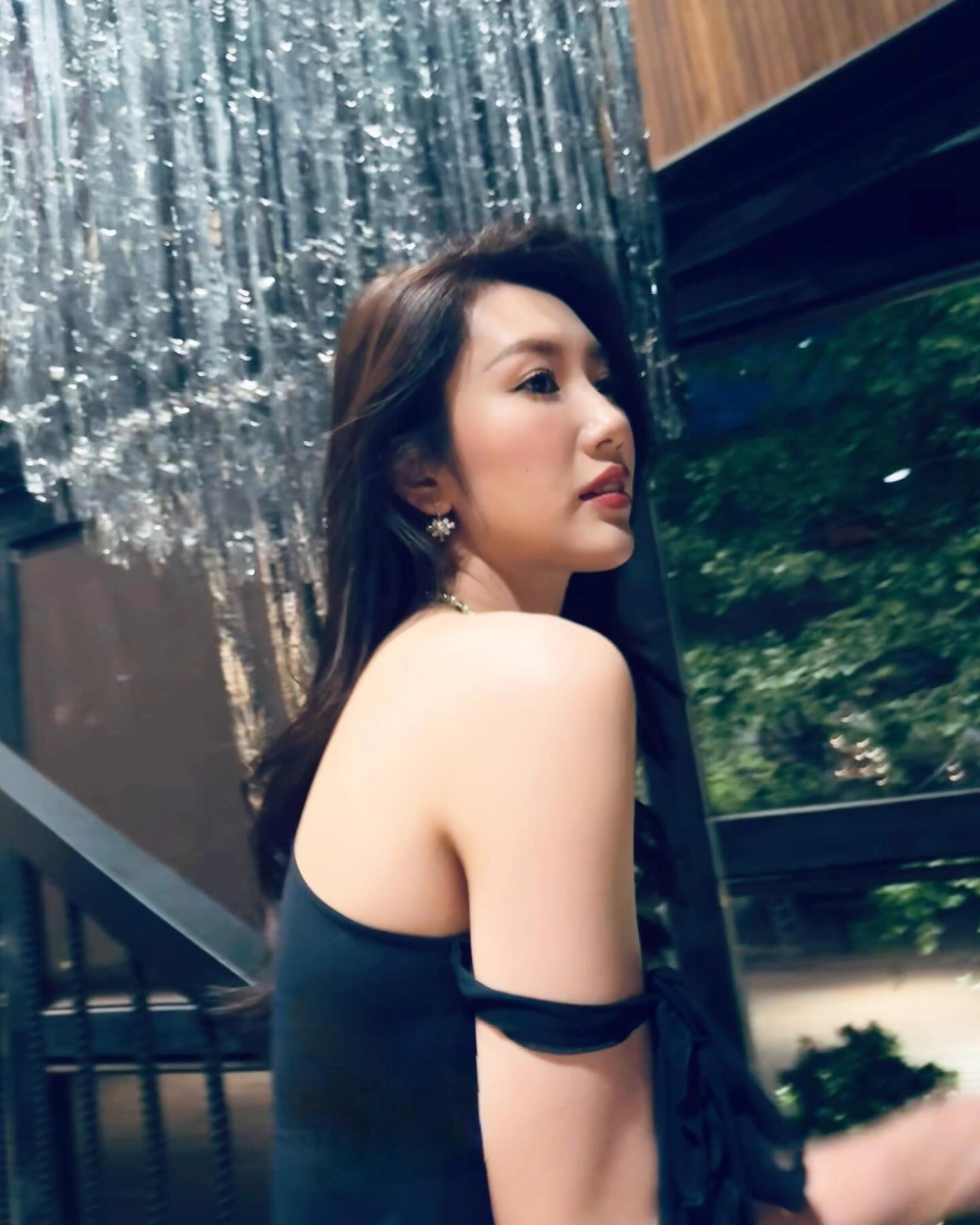 7 Nụ Cười Xuân Thuý Ngân mang tiếng cười rộn ràng