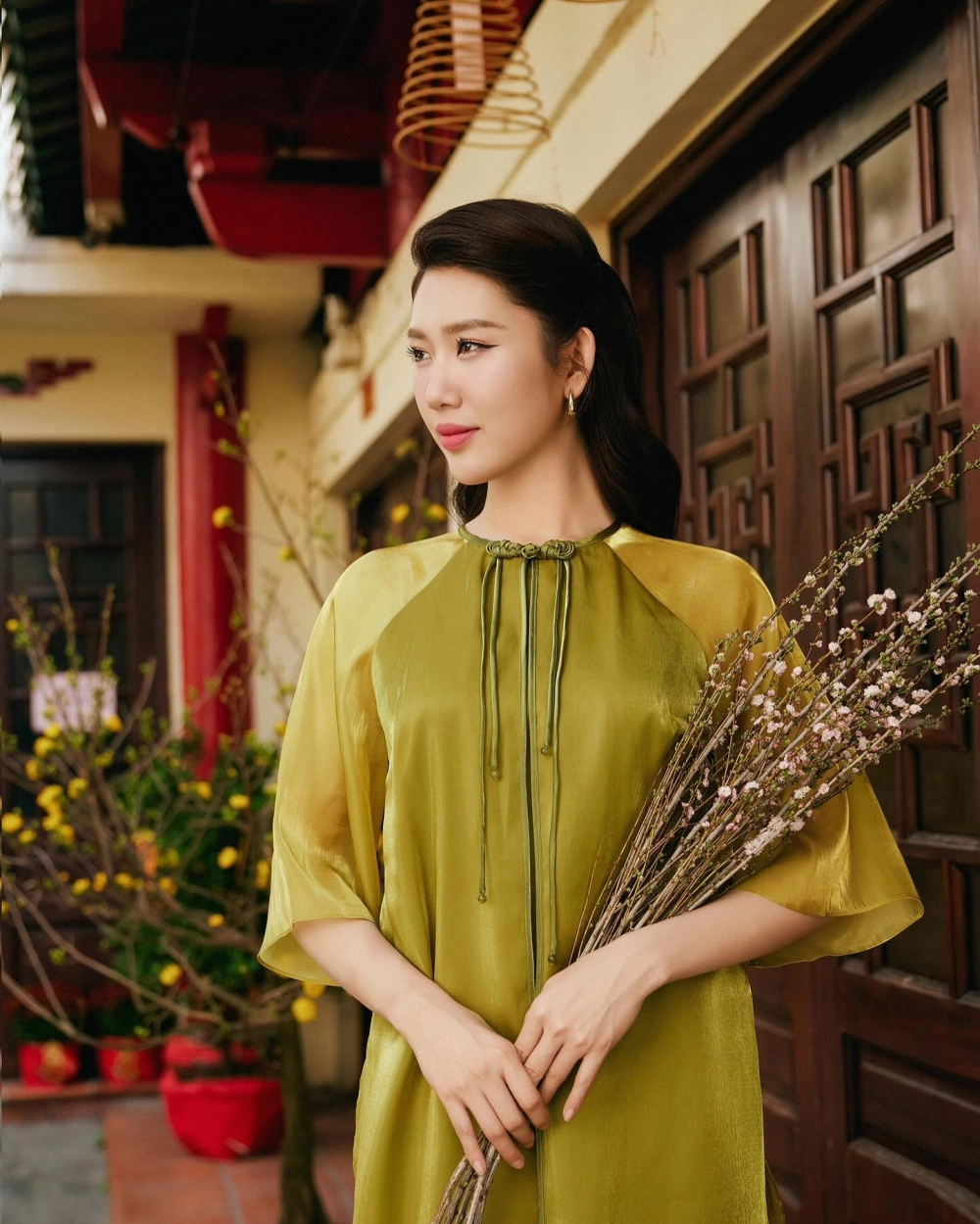 Thuý Ngân Lan Ngọc cặp bạn thân đáng yêu của Vbiz