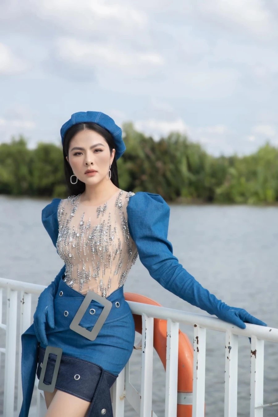 Vân Trang cao bao nhiêu 1m68 vóc dáng chuẩn mực