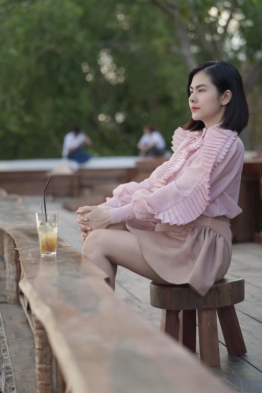 Diễn viên Vân Trang tỏa sáng với vai Ý Linh scandal bí mật thảm đỏ