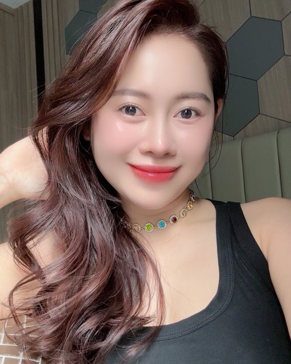 Diễn viên Việt Phương Thoa đóng phim ngắn trend chủ tịch giả vờ 