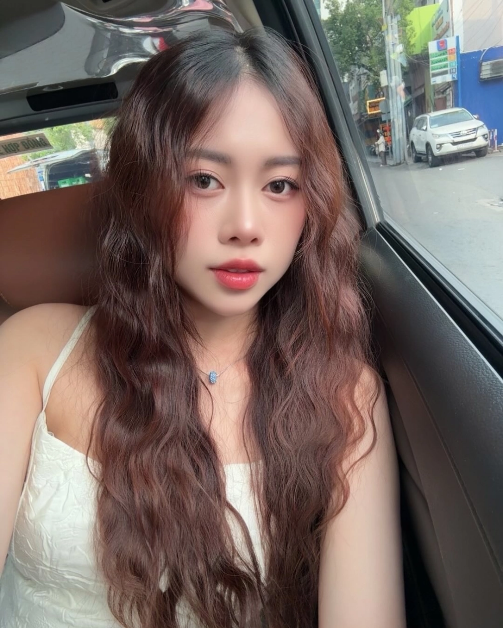 Việt Phương Thoa bị lừa tiêm silicon không có thông tin xác nhận 